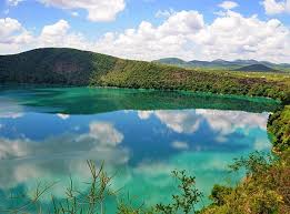 查拉火山口湖（Chala Crater Lake）