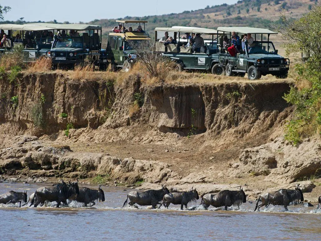 River-crossing stakeouts