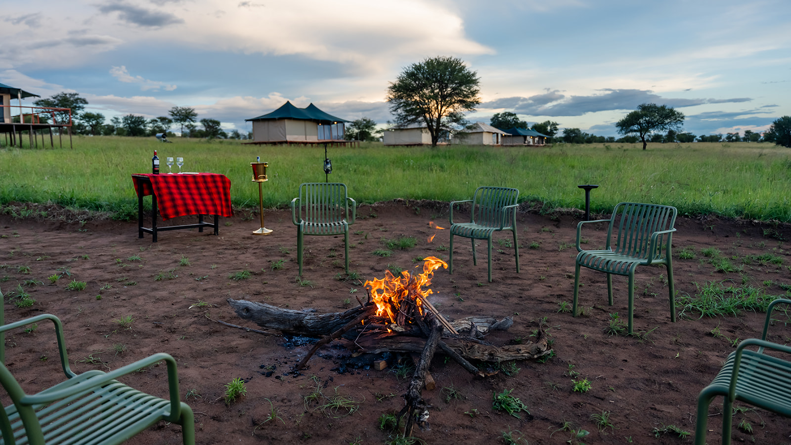 Nakupenda outdoor dining and lounge